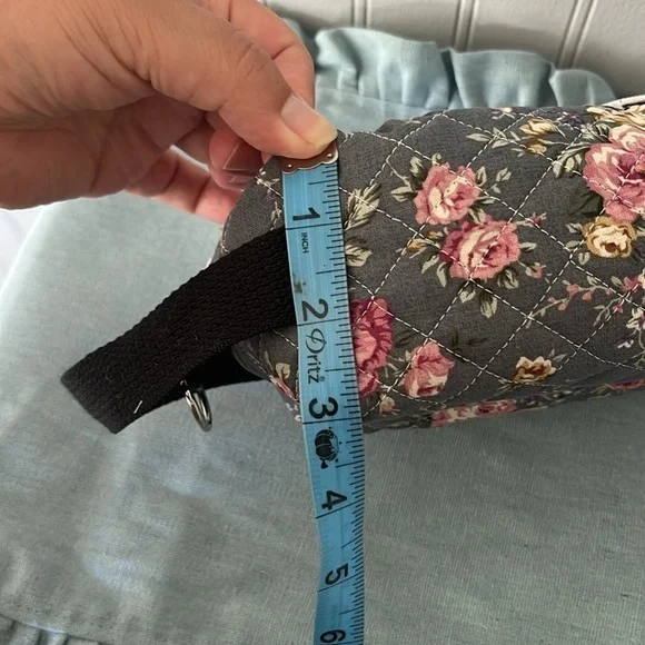 Quilted Floral Makeup Bag - Picture 10 of 11